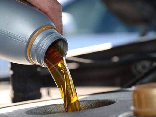 the picture shows the scene of use in lubricating oil